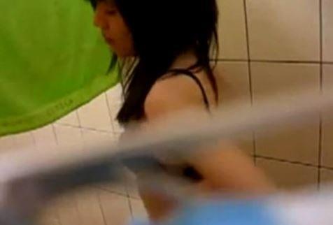 Nonton Bokep: Bokep Indo Video Sex SMA Bandung Lagi Mandi
