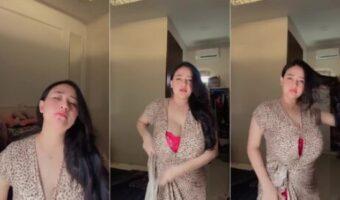 Nonton Bokep: Kimochi Berlian Tobrut Pulen BeHa Merah Transparan Instagram