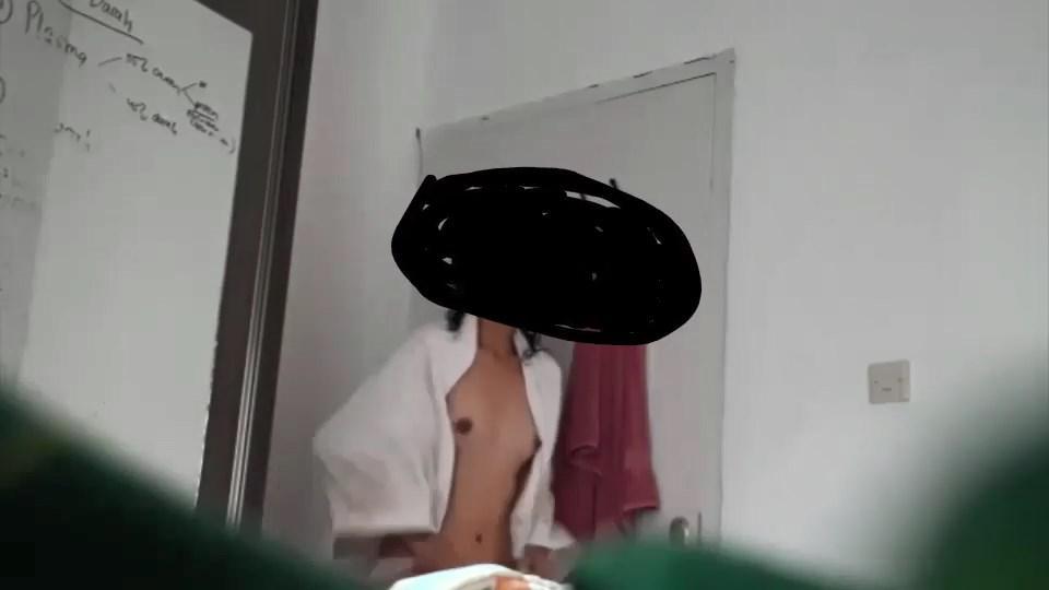 Nonton Bokep: Bokep Indo Mantan Ganti Baju Sensor Muka Hitam