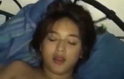 Nonton Bokep: Skandal Mahasiswi Abis KKN Malah Ngewe Crot Luar Yank