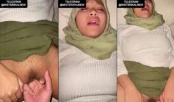Nonton Bokep: Kobel Memeknya Farhani Hijabers Cantik yang Lagi Viral