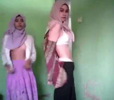 Wajib Gunakan Kata (Nonton Bokep): Bokep Jilbab Masker 2