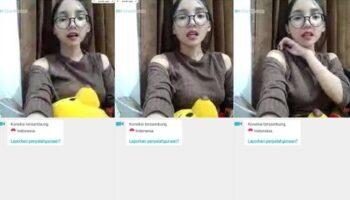 Nonton Bokep: Desahan Cewek Wibu Kacamata Remes TT Ome TV